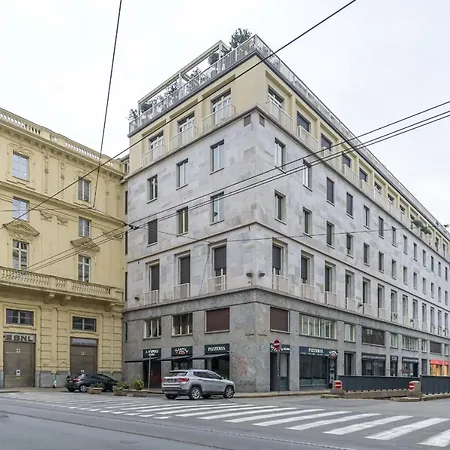 Oasis Botanique Modern & Central *