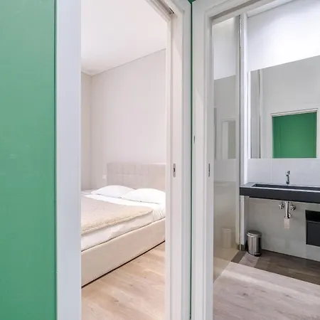 Oasis Botanique Modern & Central