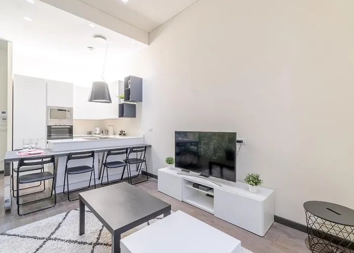 Oasis Botanique Modern & Central *