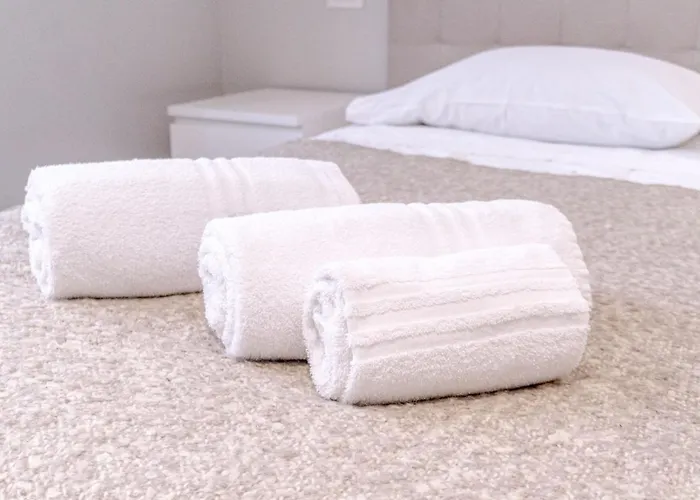 Oasis Botanique Modern & Central Turin