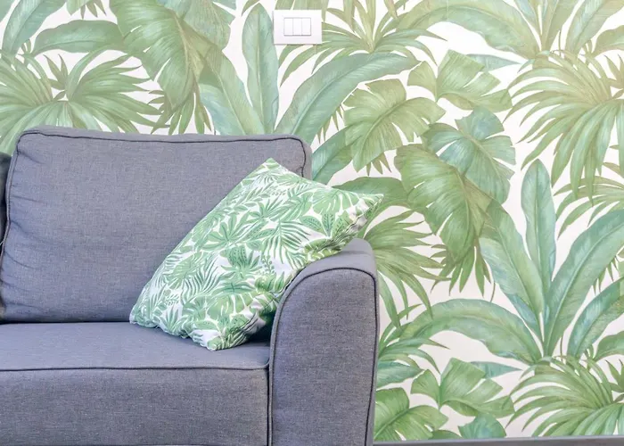 Oasis Botanique Modern & Central